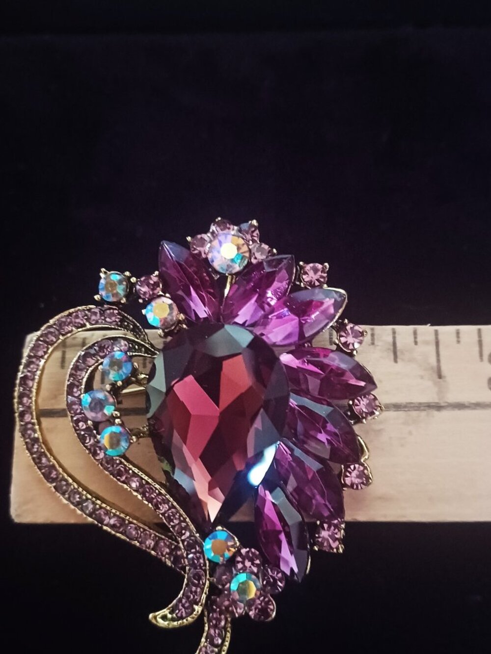 Stunning Purple Rhinestone Brooch - Picture 4 of 4